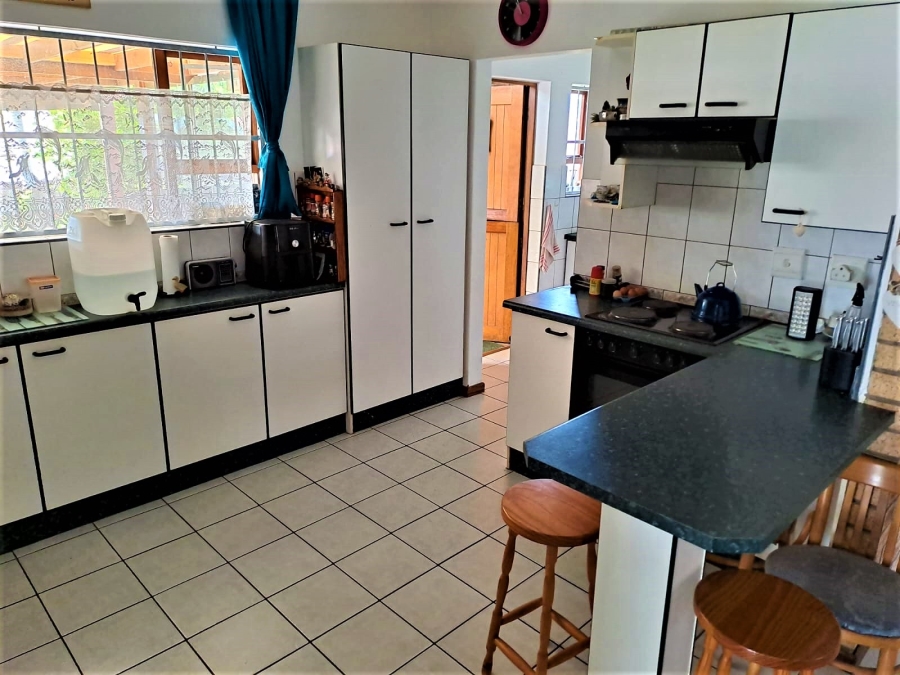 4 Bedroom Property for Sale in Wavecrest Eastern Cape